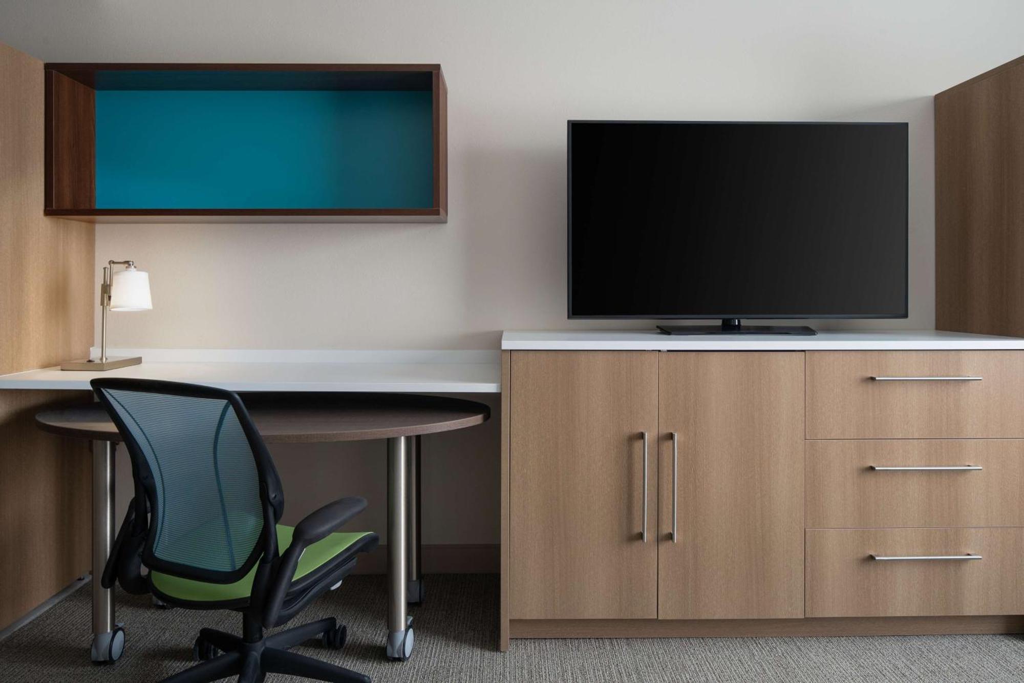 Home2 Suites By Hilton Des Moines At Drake University Exterior foto